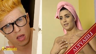 Sutyensiz Transparan Elbise Giyen Üvey Annesinin Süt Dolu Memelerini İçti